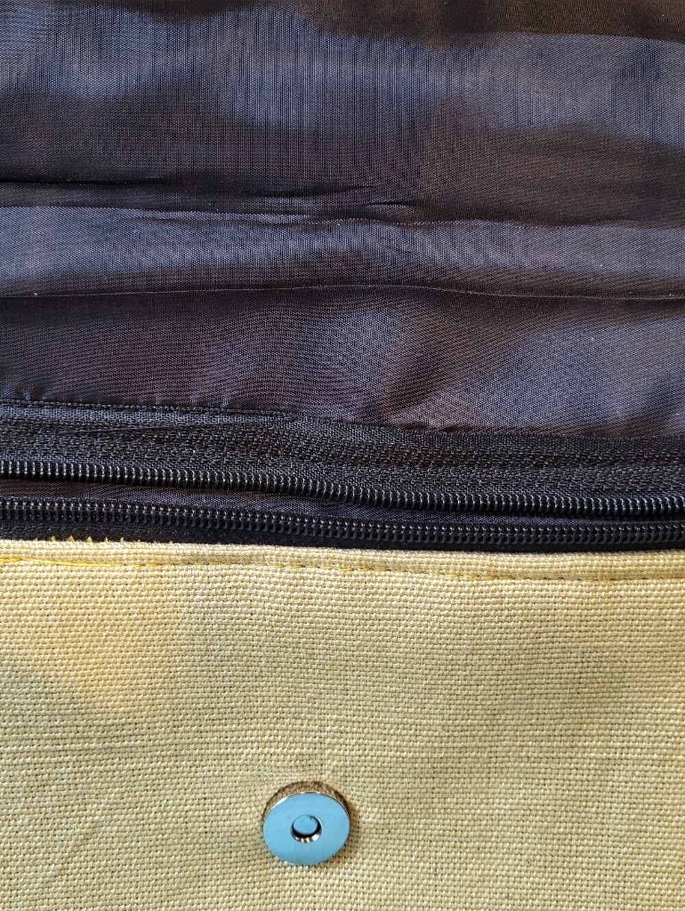 BAG Embroidered - Picture 2 of 2